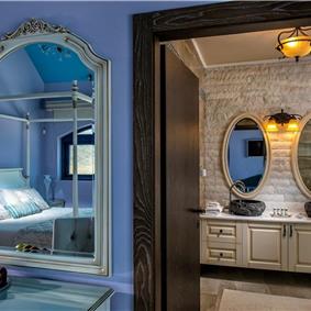 6 bedroom luxury villa with pool near Agia Pelagia, sleeps 12